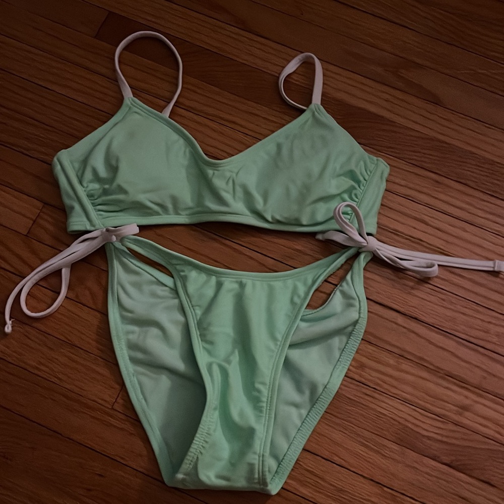 TARGET BIKINI